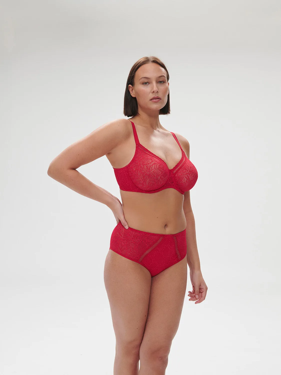 Comete Molded Full Cup - Ruby